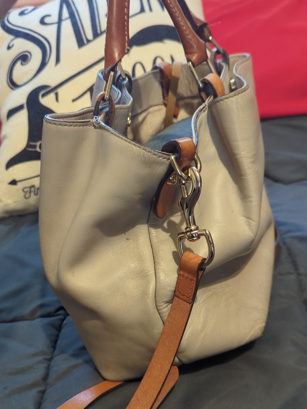 Dooney & Bourke City Barlow Beige Leather Tote Bag 🛍️ 🥰 - Picture 5 of 10
